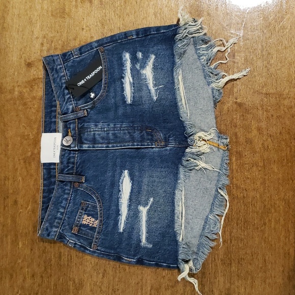 One Teaspoon Dark Wash Distressed Mini Skirt Size 25 - Picture 1 of 9